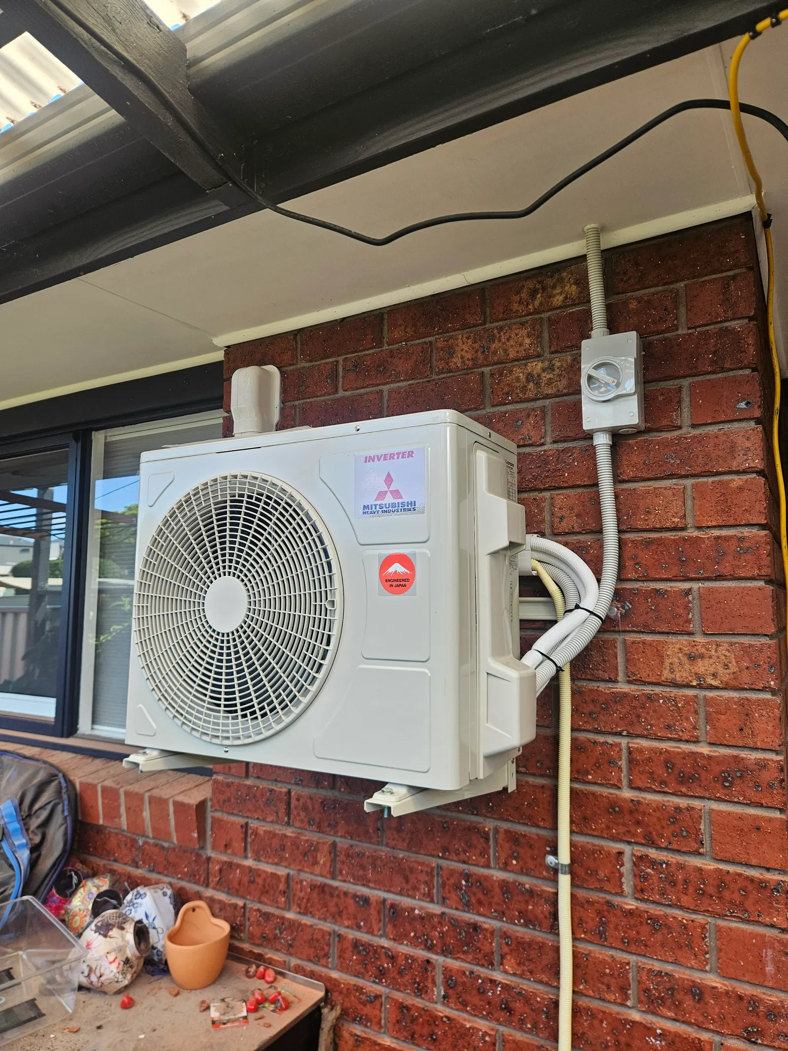 Split system: split system air conditioning by AZ Electrical, Melbourne